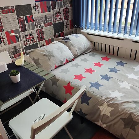 Apartamento CAJA MAGICA Privada baño compartido Madrid Exterior foto