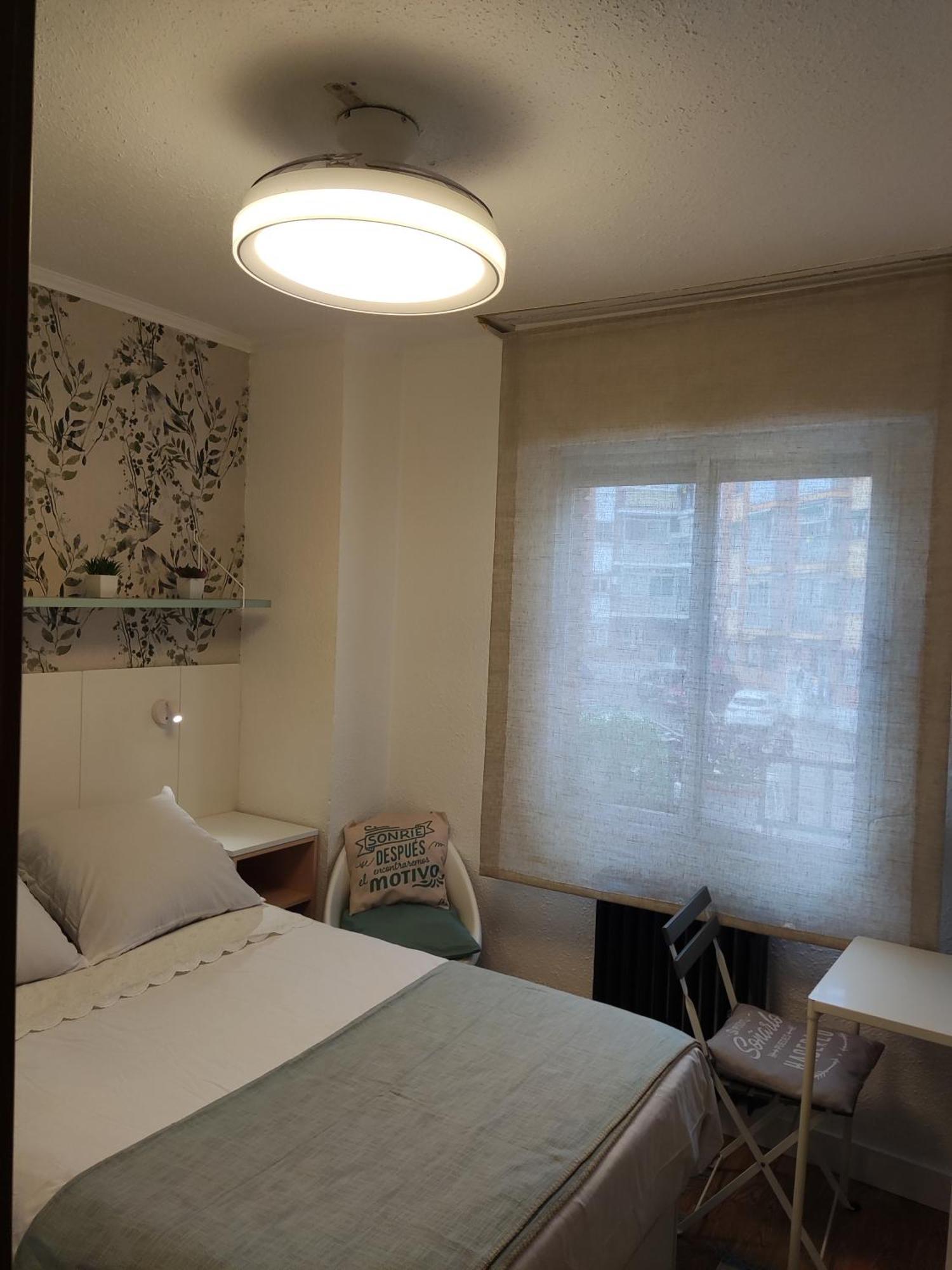 Apartamento CAJA MAGICA Privada baño compartido Madrid Exterior foto
